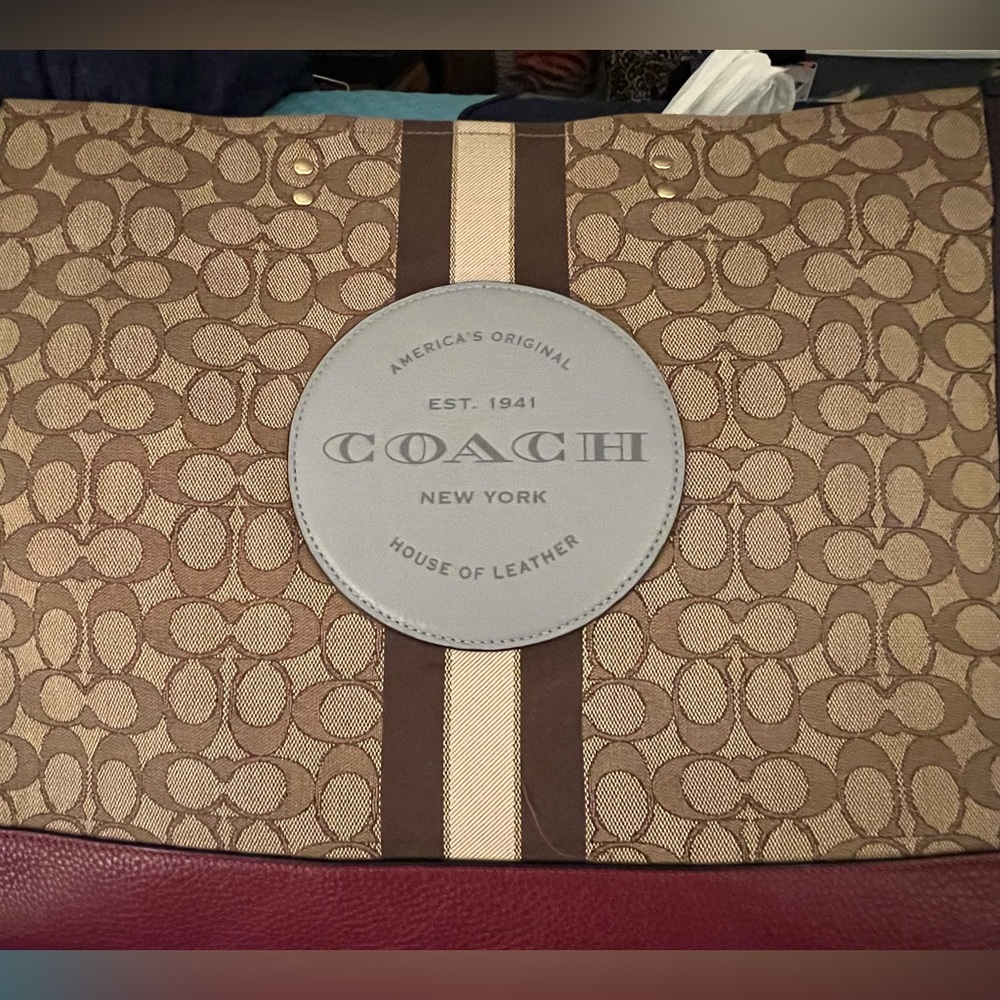 NEW Coach Tote Bag with Coach Symbol on the front. 4 compartments inside. - Picture 2 of 16